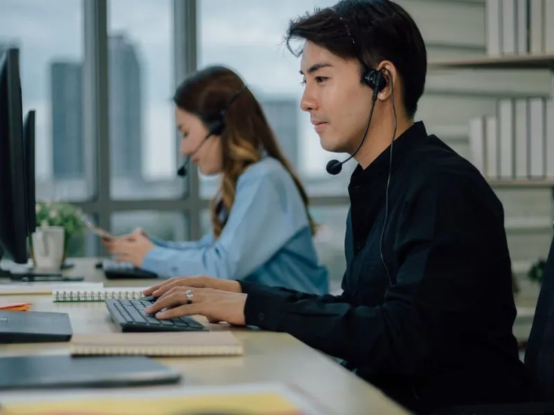 Hình ảnh hỗ trợ khách hàng rr88